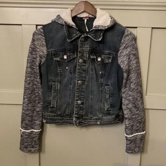 Free People Distressed Denim Jean Jacket W/ Knit Sleeves & Hood Black Size Small - Picture 2 of 11